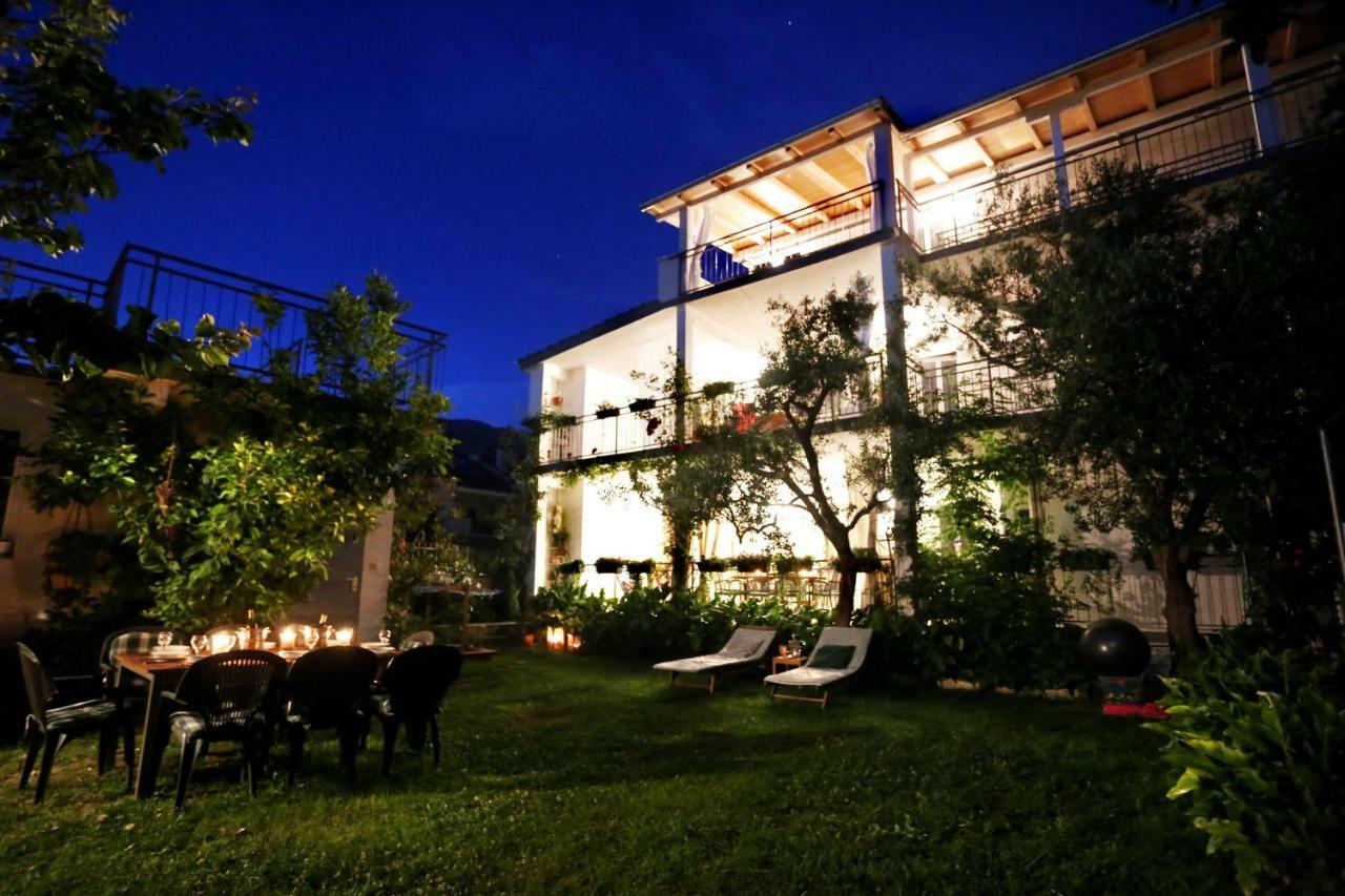 Apartments Rose Kaštela エクステリア 写真
