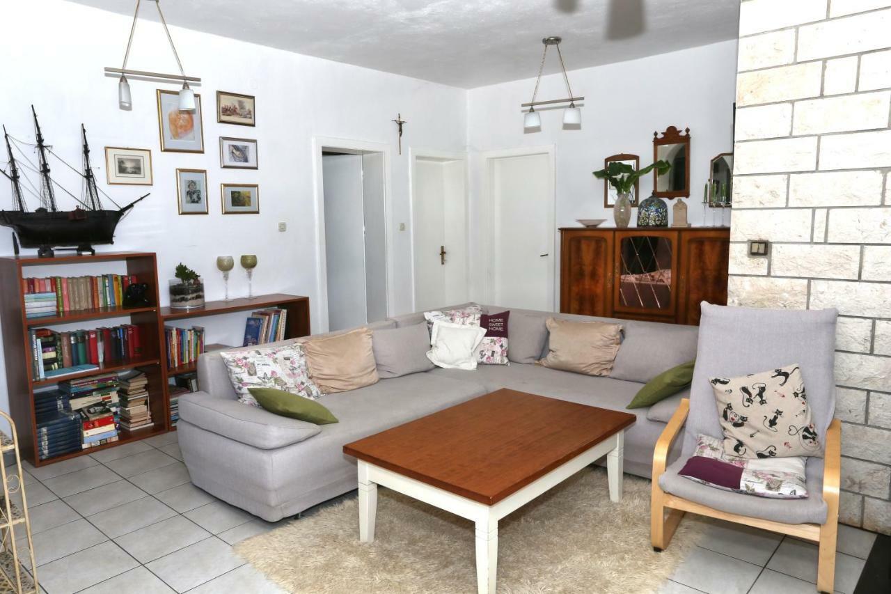 Apartments Rose Kaštela エクステリア 写真