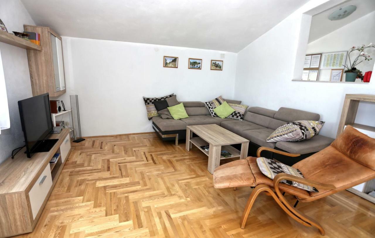 Apartments Rose Kaštela エクステリア 写真